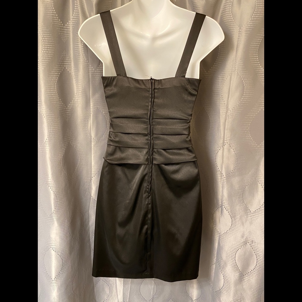 The Perfect LBD! (Little Black Dress) S - Picture 3 of 5